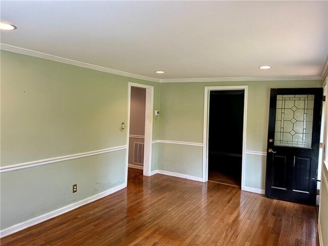 Building Photo - 20 Spruell Springs Rd