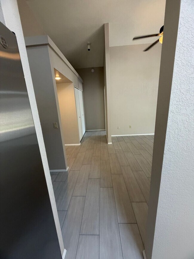 Building Photo - Newly Remodeled Glendale Home