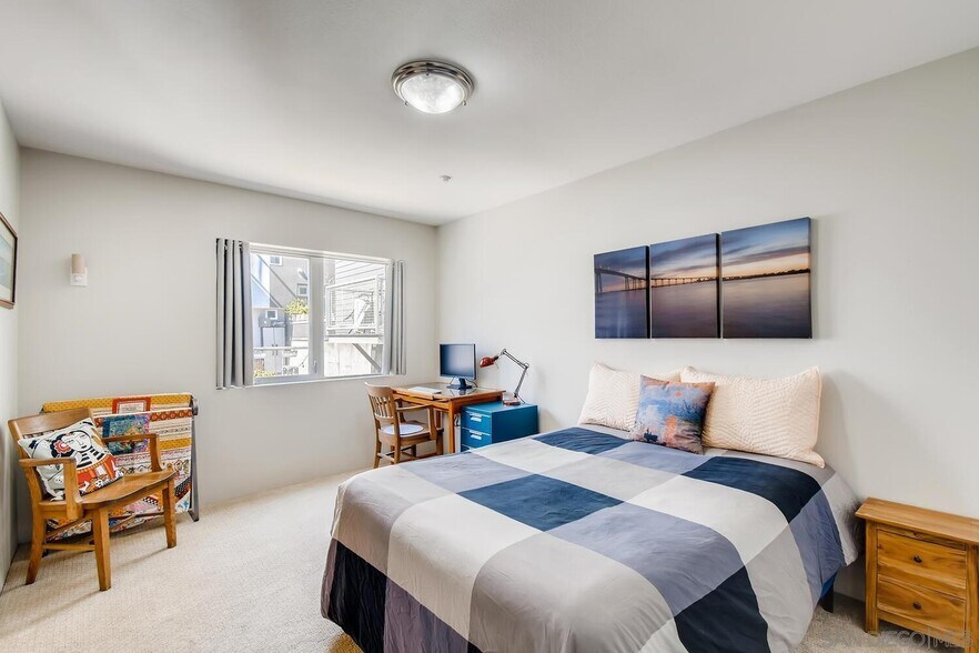 Building Photo - 991 Sigsbee St