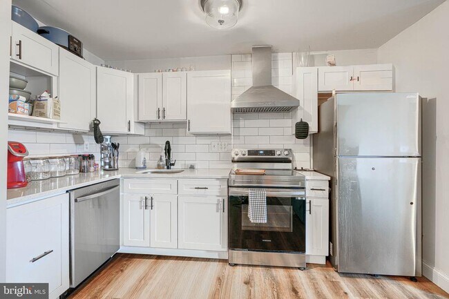 Building Photo - 1729 Guilford Ave