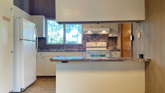 Building Photo - 159 Puiwa Rd