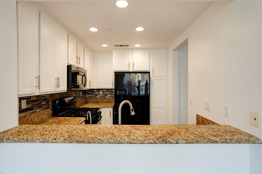 Building Photo - 28566 Herrera St
