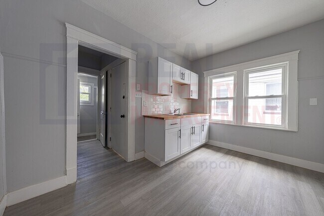 Building Photo - 3473 E 118th St