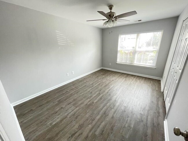 Building Photo - 4996 Southgate Pkwy