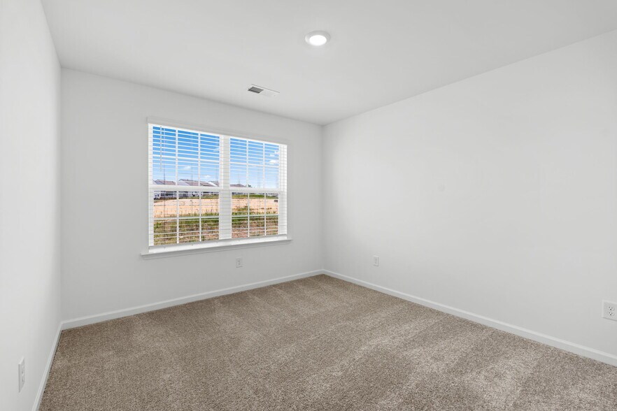 Building Photo - 615 Blaire Ridge Way