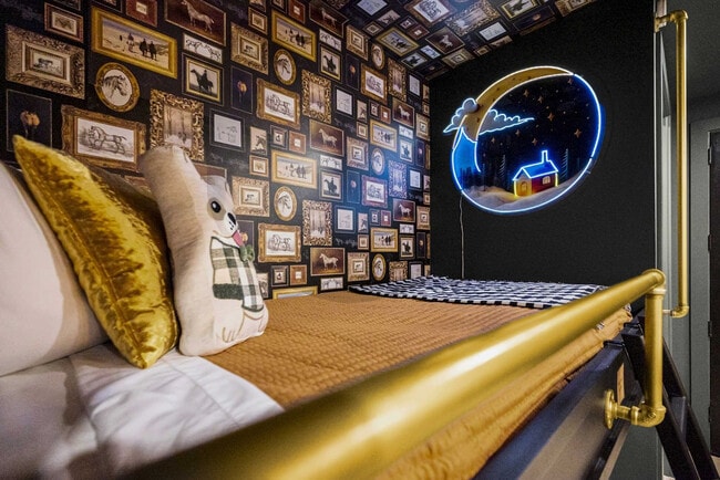 Building Photo - 245 Hermitage Ave