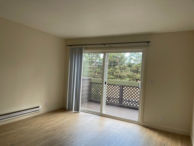 Building Photo - 764 Teatree Ct