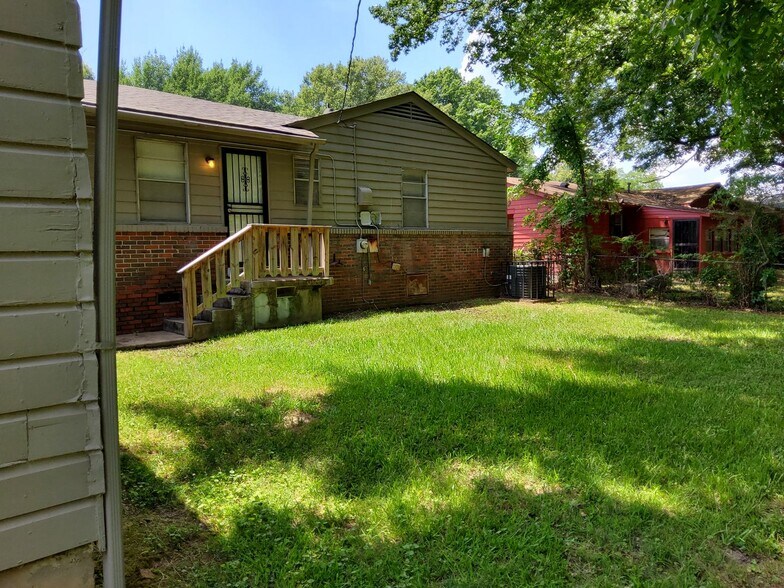 Building Photo - 5590 Millbranch Rd