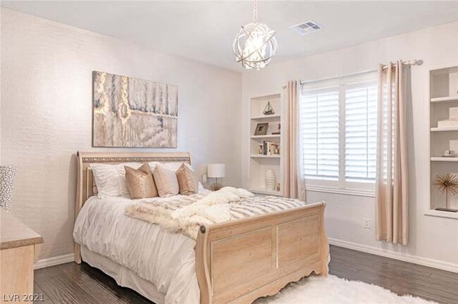 Building Photo - Stunning 3-bedroom, 2.5-bathroom home loca...