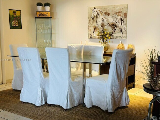 Building Photo - 1121 Crandon Blvd