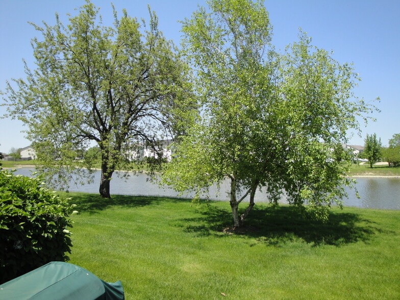 Building Photo - 2807 Stonewater Dr
