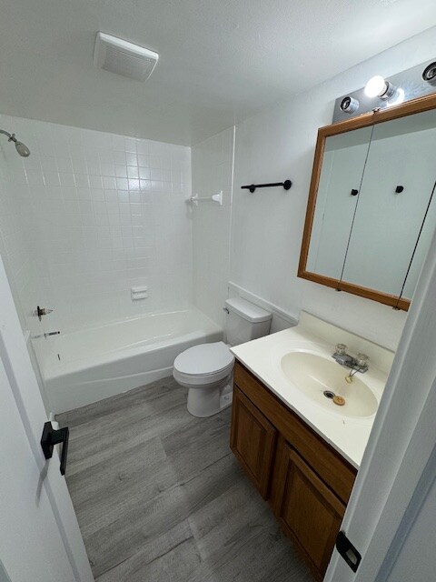 Building Photo - 595 Wagner Dr