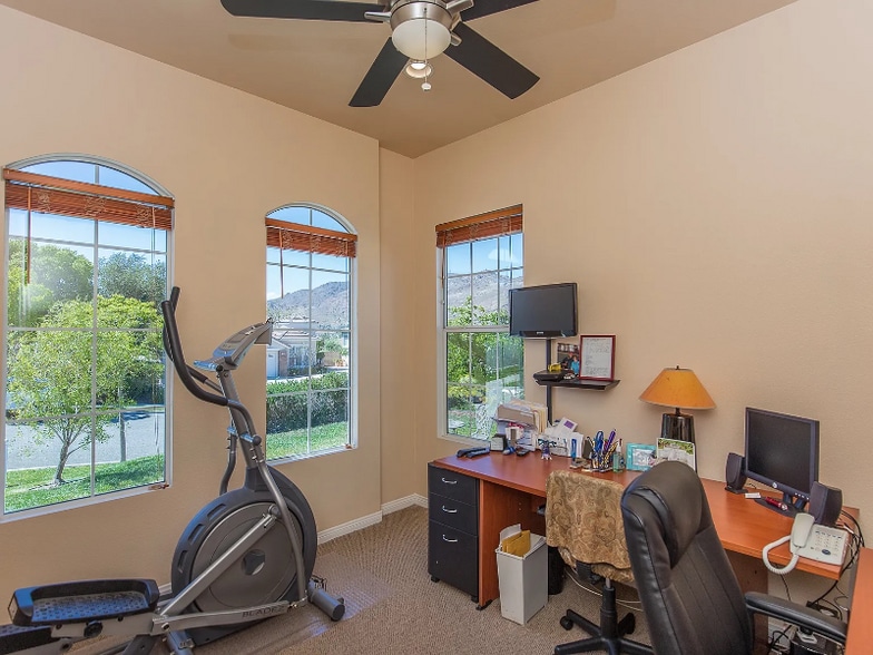 Building Photo - 436 Via Del Lago