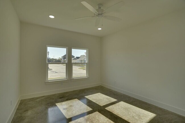 Building Photo - 106 Cardinal Wds