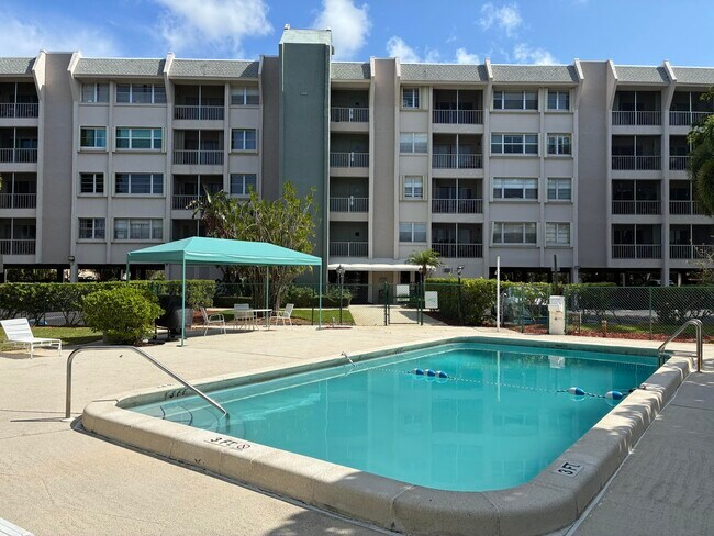 Building Photo - 505 Spencer Dr