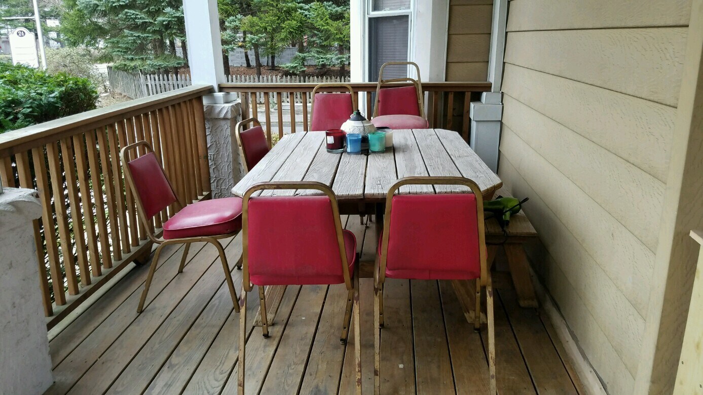 Enjoy the nice front deck - 24 Franklin Pl