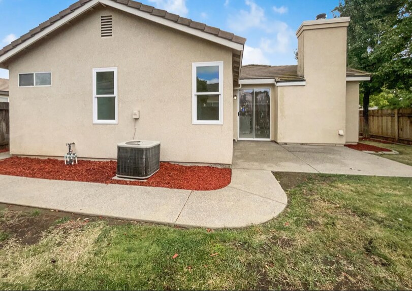 Building Photo - 9387 Bennoel Way