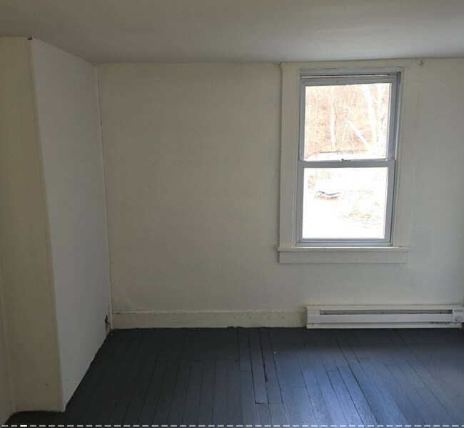 Building Photo - Charming 2 Bed / 1 Bath Single Family Home in Lansford with Front Porch & Yard!
