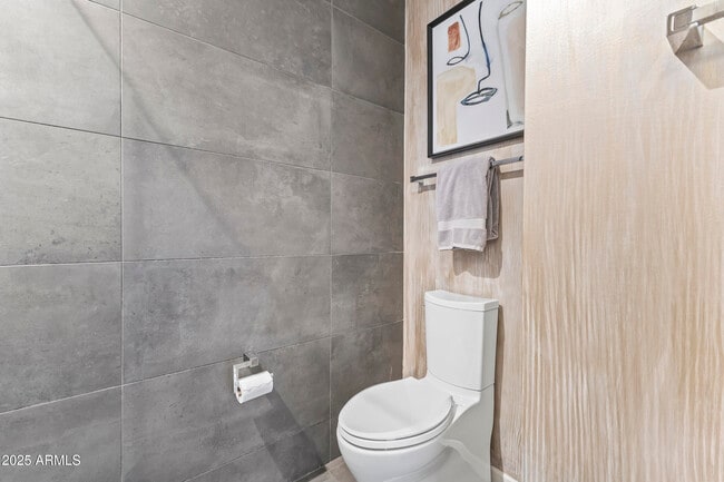 Building Photo - 7180 E Kierland Blvd