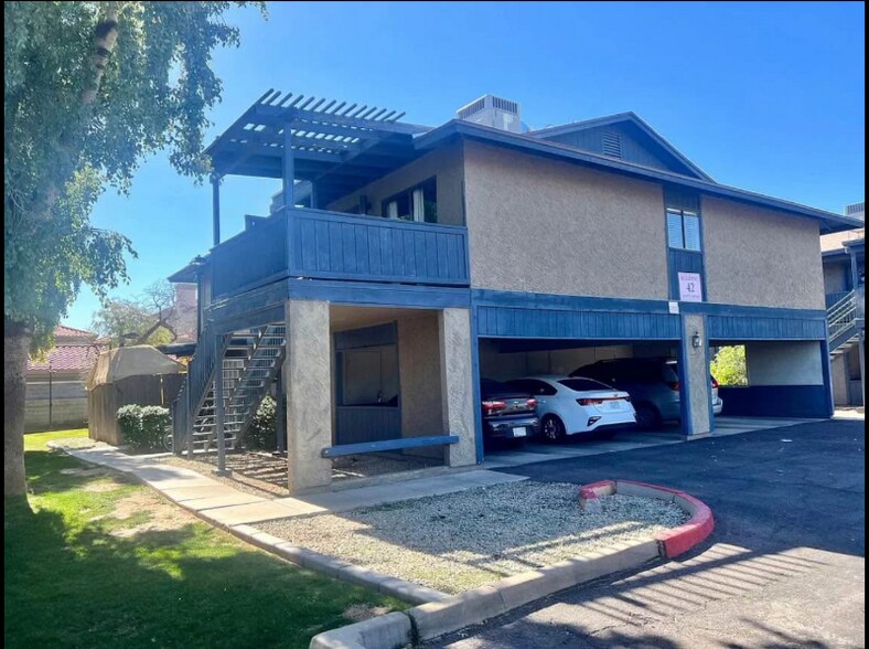 Building Photo - 286 W Palomino Dr