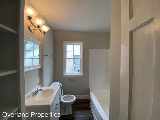 Building Photo - 3 br, 1 bath House - 19601 Sunset Dr
