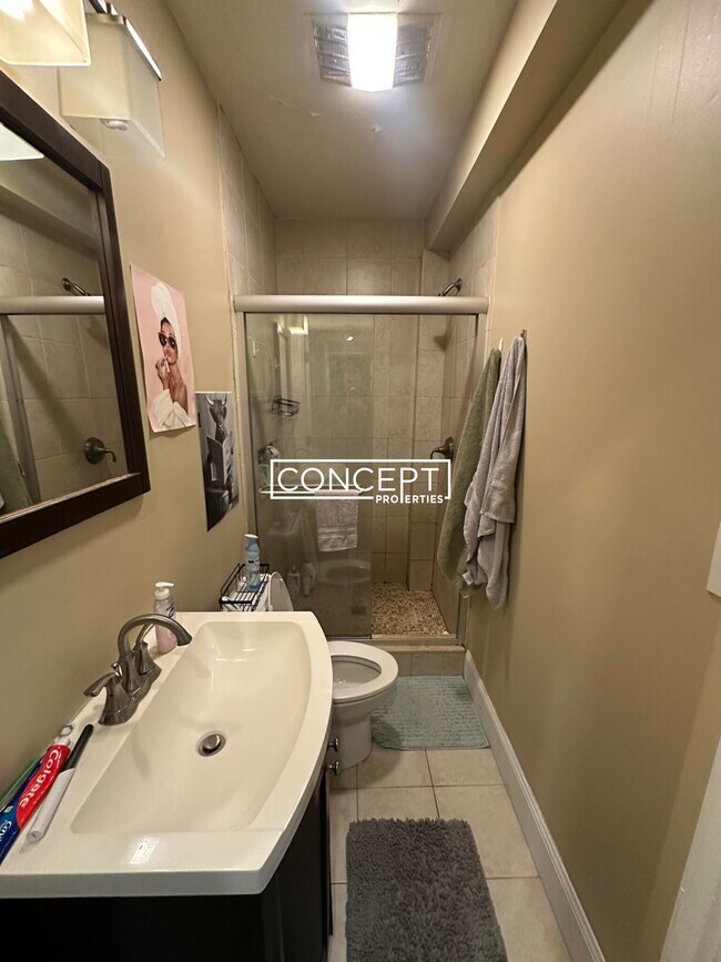 Building Photo - 44A Hillside St. Unit 1