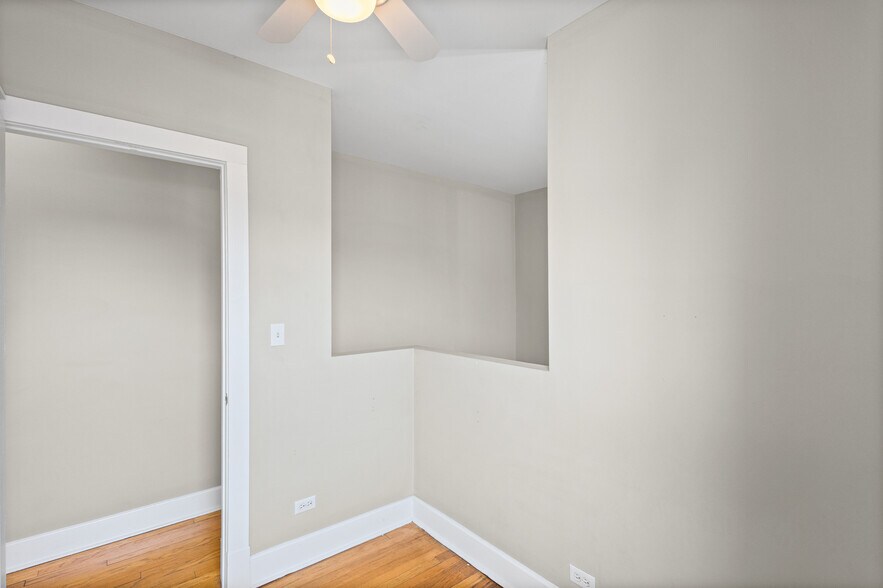 Building Photo - 3454 N Janssen Ave