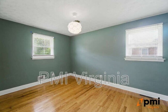 Building Photo - 4012 Nina Dr
