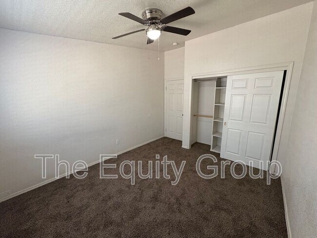 Building Photo - 1040 N Sumter Ct