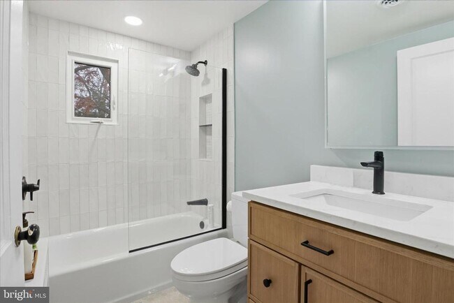 Building Photo - 2209 S Culpeper St