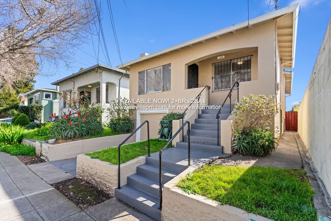 Building Photo - WELCOME HOME! Spacious, updated, and ready...