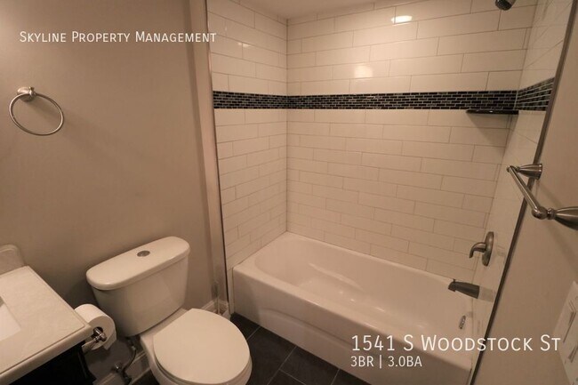 Building Photo - 1541 S Woodstock St