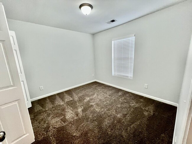 Building Photo - 3473 Dianthus Ln NW