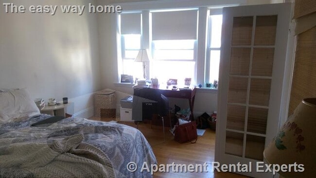 Building Photo - 14 Centre St