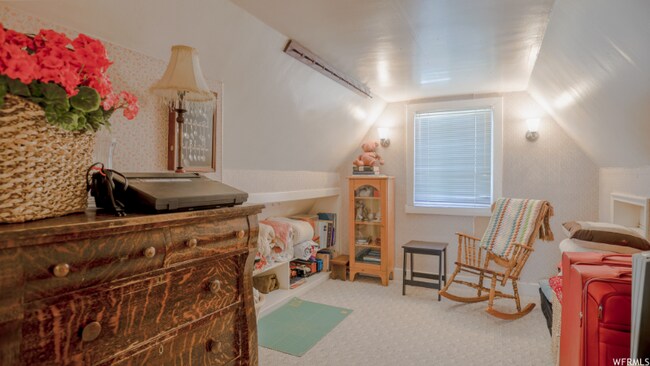 Building Photo - 1003 W 500 S