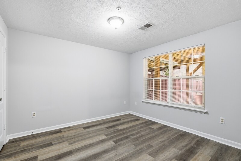 Building Photo - 5905 Grenfell Loop