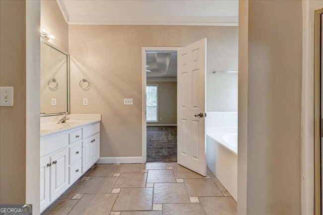 Building Photo - 25 Wisteria Cir