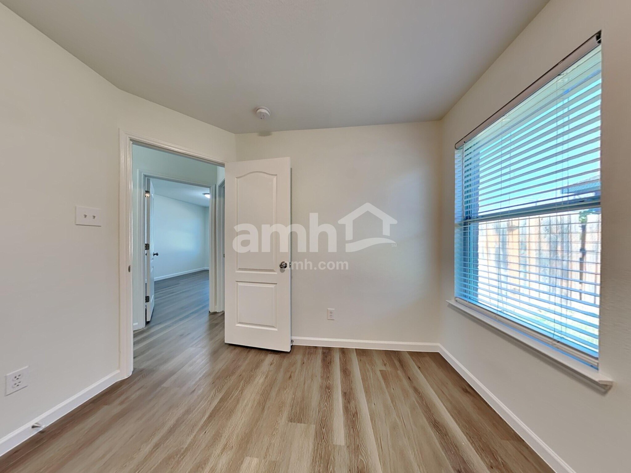 Building Photo - 347 Tioga Dr