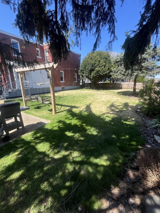 Building Photo - 220 E Liberty St