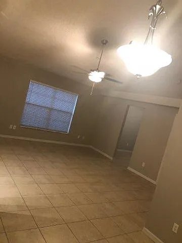Building Photo - 1063 Royal Oaks Dr