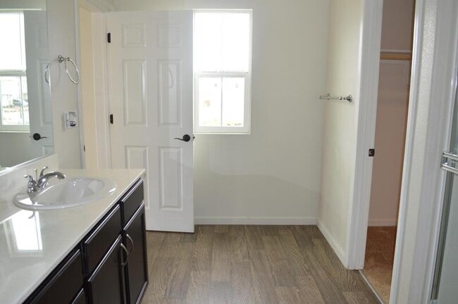 Building Photo - 2019 Grinnell Ct