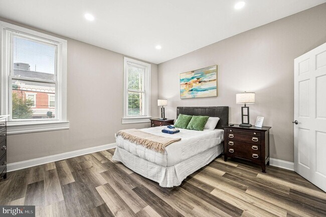 Building Photo - 930 N 30th St