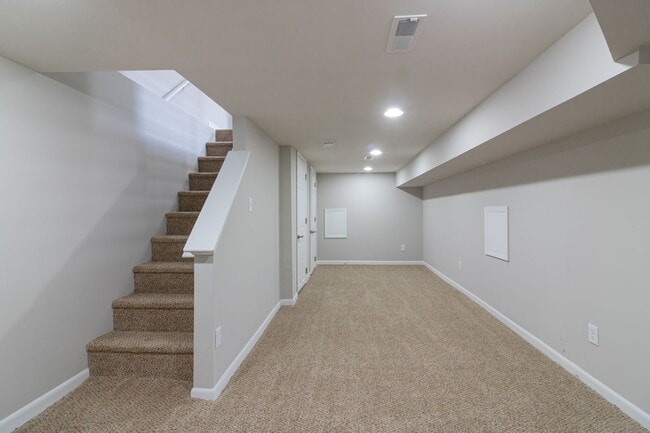 Building Photo - ???RENOVATED HOUSE WITH FULL BASEMENT + HUGE YARD Close to PENN / CHOP / DREXEL