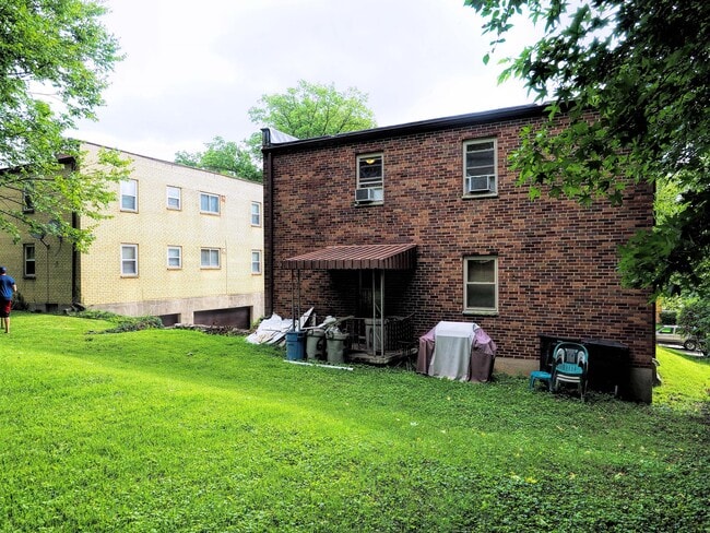 Building Photo - 6217 Fairhurst Ave