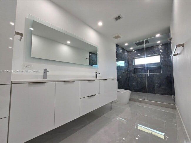 Building Photo - 6711 SW 127th Pl