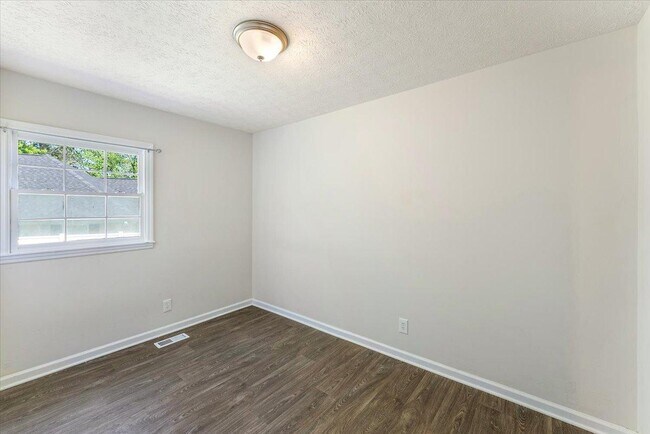 Building Photo - 158 Hamilton Cir