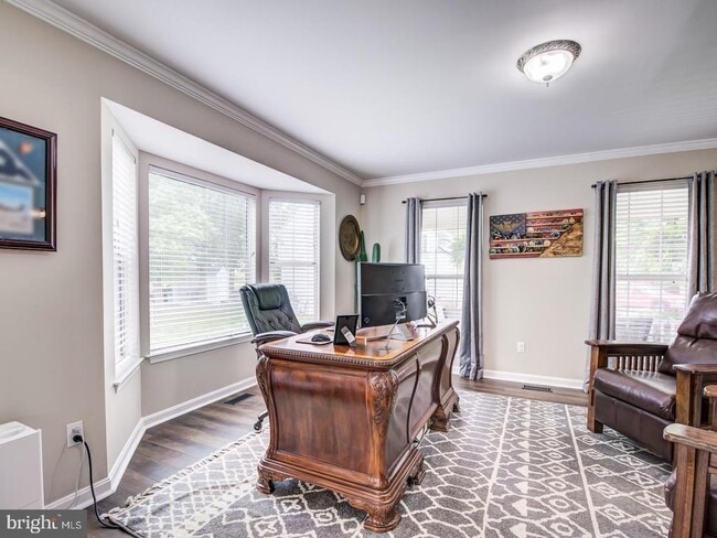 Building Photo - 15744 Beau Ridge Dr