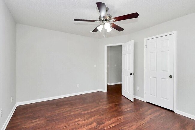 Building Photo - Updated 3BD/2BA Ranch Home in McDowell Mea...