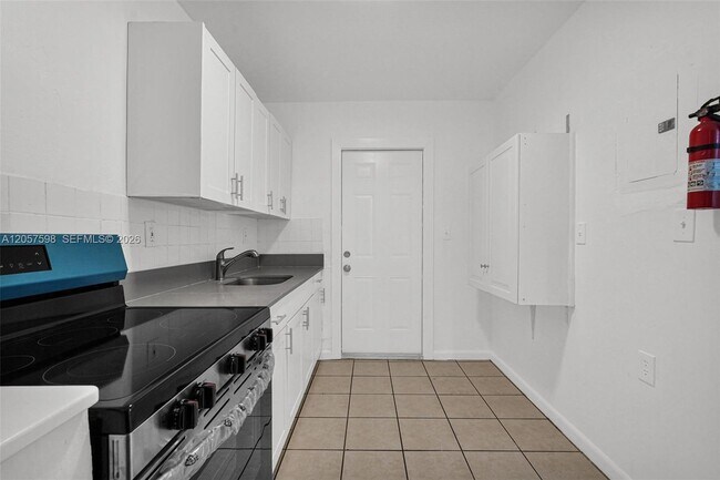 Building Photo - 577 NW 90th St