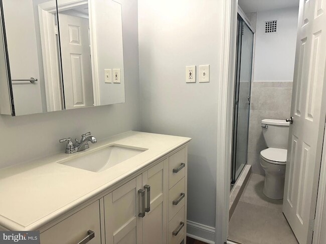 Building Photo - 8315 N Brook Ln